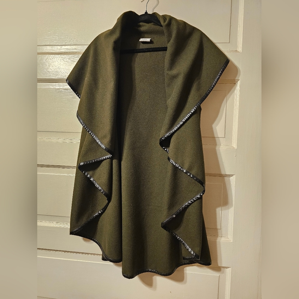 Elegant Olive Green Women's Sweater Vest